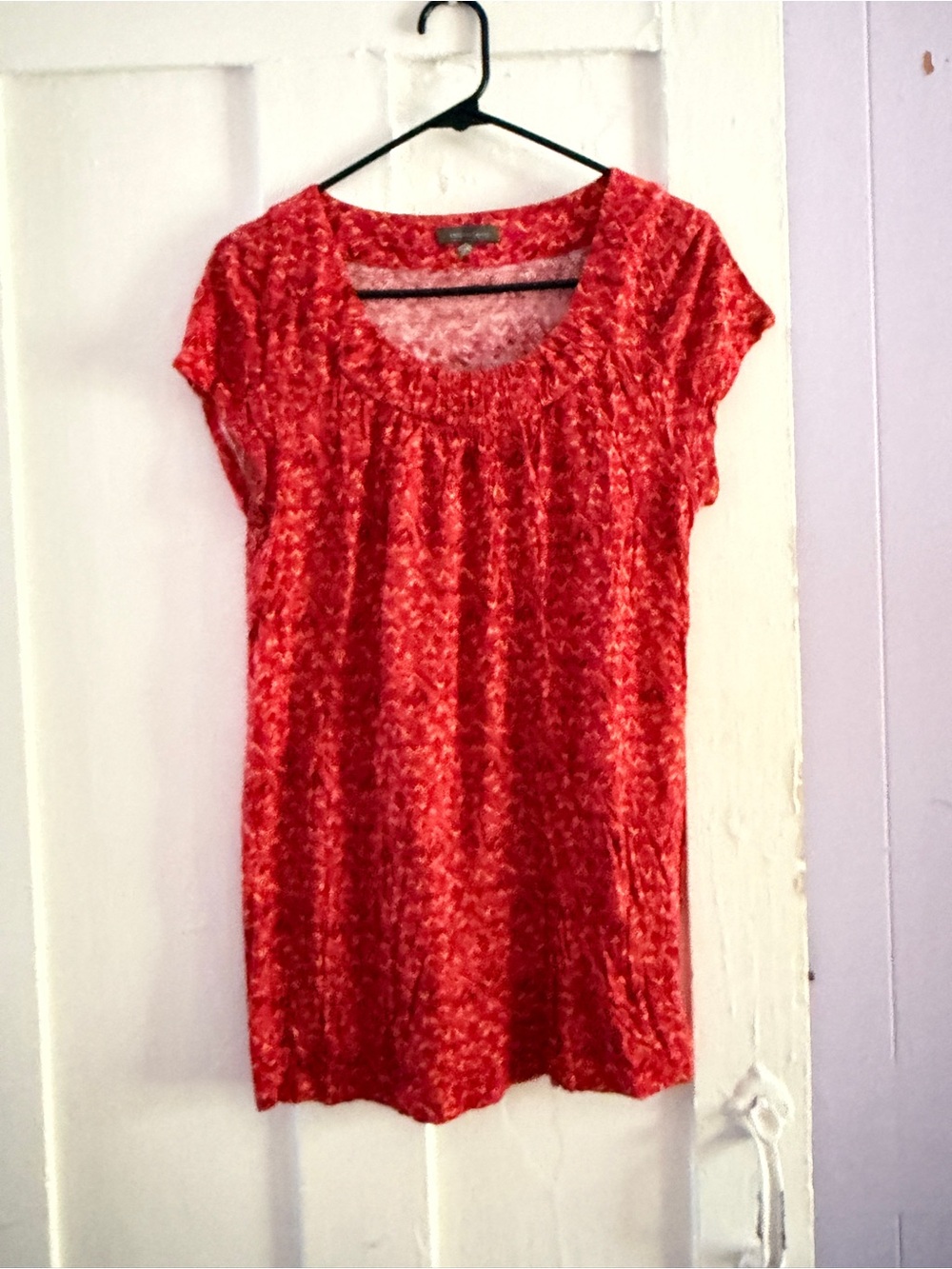 Women’s Red Short-Sleeve Scoop Neck Tunic Top
